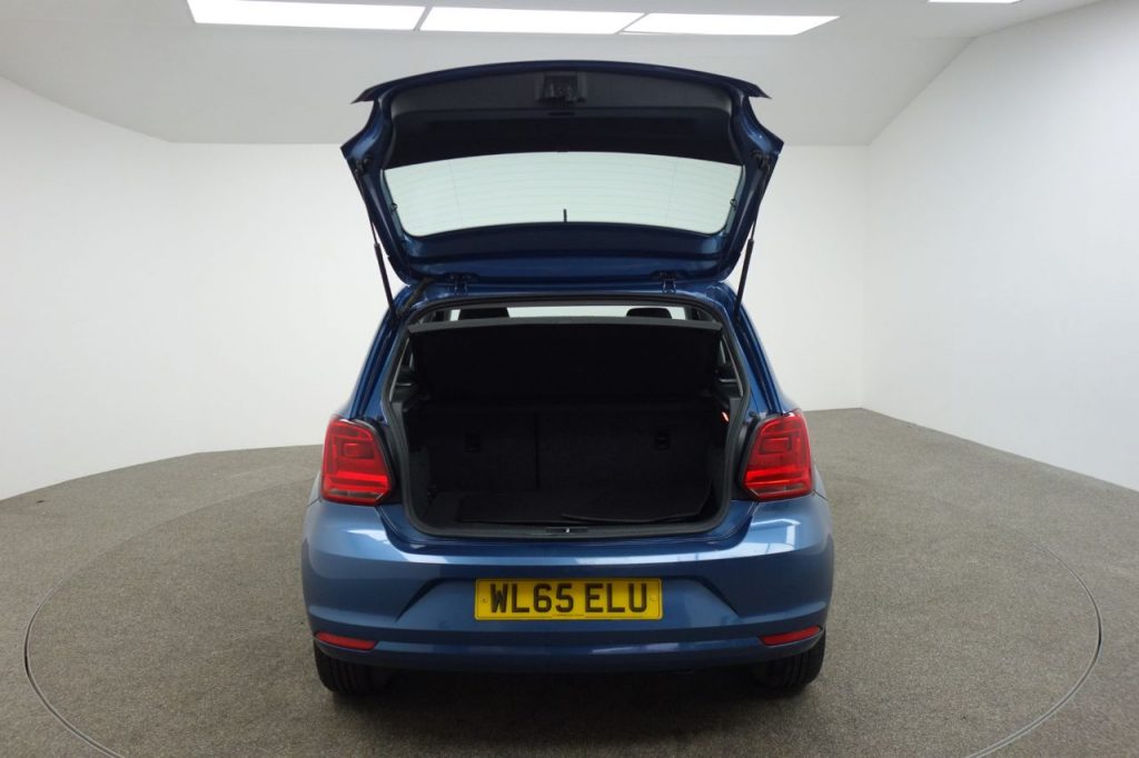 Used_2016_BLUE_VOLKSWAGEN_POLO_1