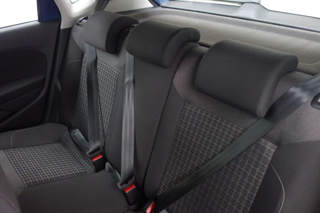 Used_2016_BLUE_VOLKSWAGEN_POLO_1