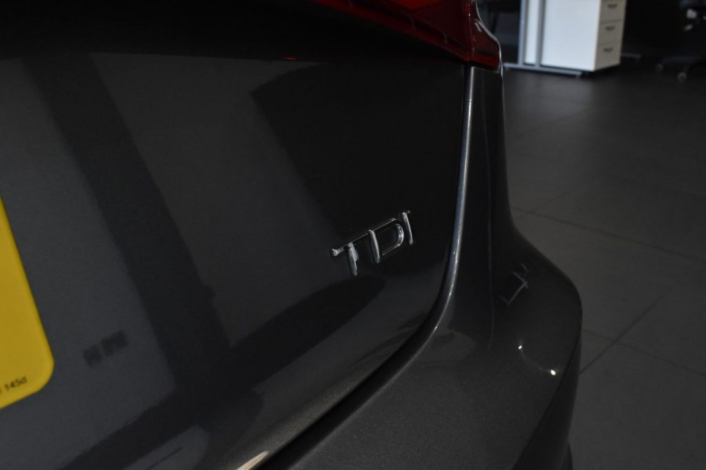 Used_2016_GREY_AUDI_A3_2