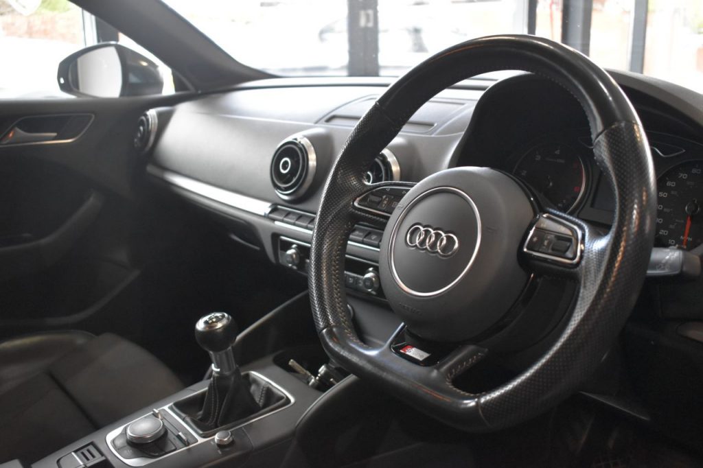 Used_2016_GREY_AUDI_A3_2