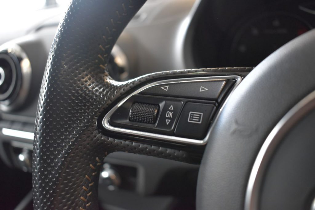 Used_2016_GREY_AUDI_A3_2
