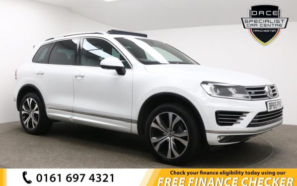 Used 2016 WHITE VOLKSWAGEN TOUAREG Estate 3.0 V6 R-LINE TDI BLUEMOTION TECHNOLOGY 5d AUTO 259 BHP (reg. 2016-02-15) for sale in Whitefield