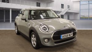 Used 2018 GREY MINI HATCH COOPER Hatchback 1.5 COOPER D 5d AUTO 114 BHP (reg. 2018-11-14) for sale in Royton