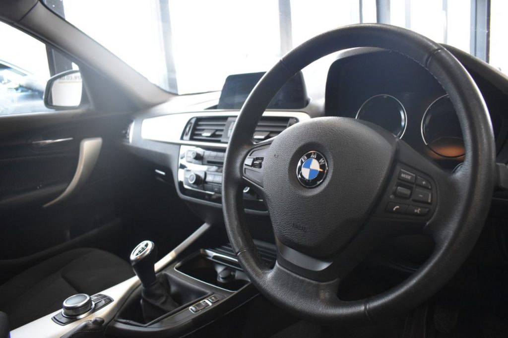 Used_2018_SILVER_BMW_1-SERIES_2