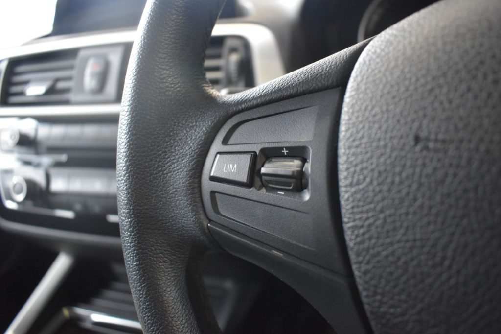Used_2018_SILVER_BMW_1-SERIES_2