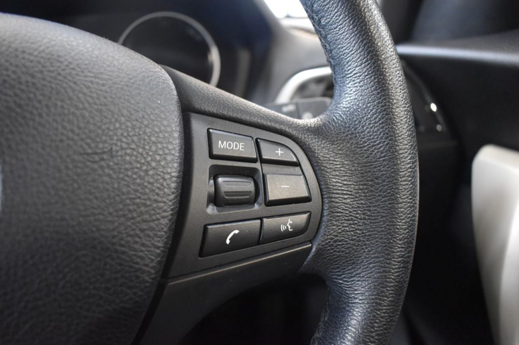 Used_2018_SILVER_BMW_1-SERIES_2