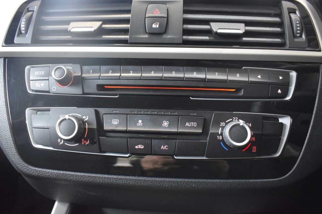 Used_2018_SILVER_BMW_1-SERIES_2