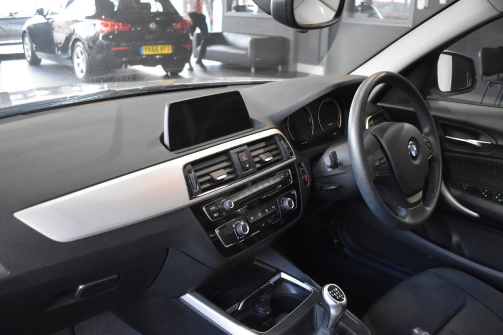 Used_2018_SILVER_BMW_1-SERIES_2