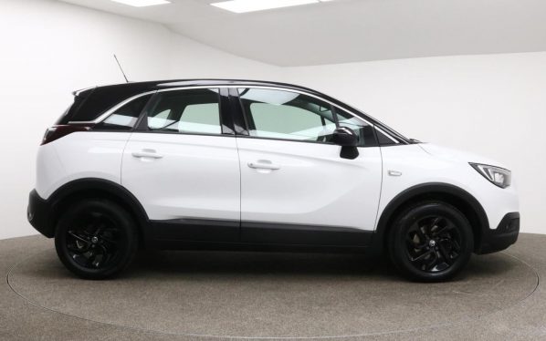 Used 2018 WHITE VAUXHALL CROSSLAND X Hatchback 1.2 DESIGN LINE ECOTEC S/S 5d 109 BHP (reg. 2018-12-21) for sale in Whitefield