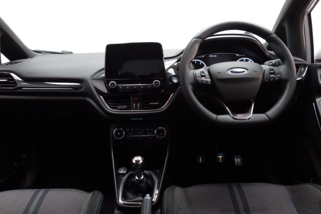 Used_2019_SILVER_FORD_FIESTA_1