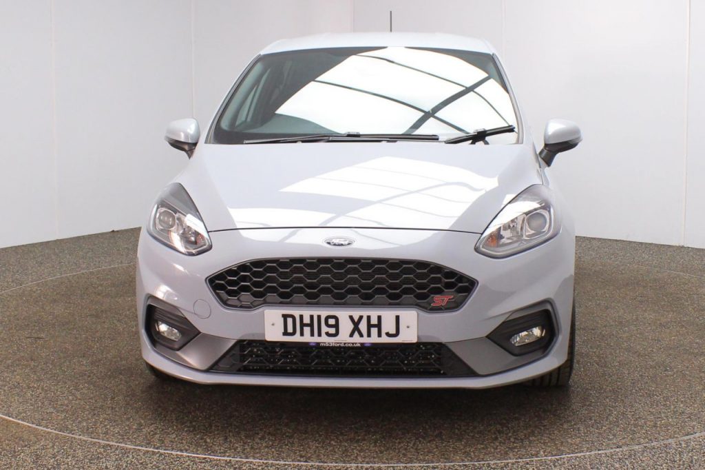 Used_2019_SILVER_FORD_FIESTA_1