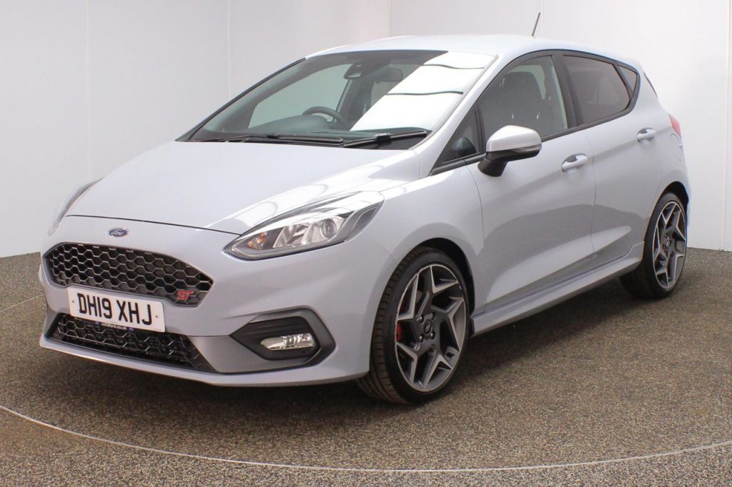 Used_2019_SILVER_FORD_FIESTA_1