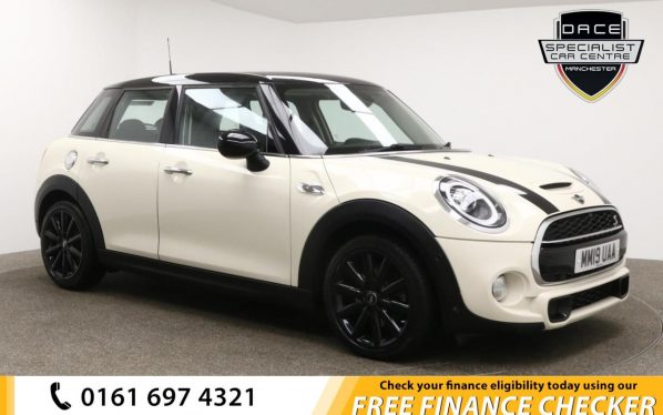 Used 2019 WHITE MINI HATCH COOPER Hatchback 2.0 COOPER S CLASSIC 5d AUTO 190 BHP (reg. 2019-04-30) for sale in Whitefield
