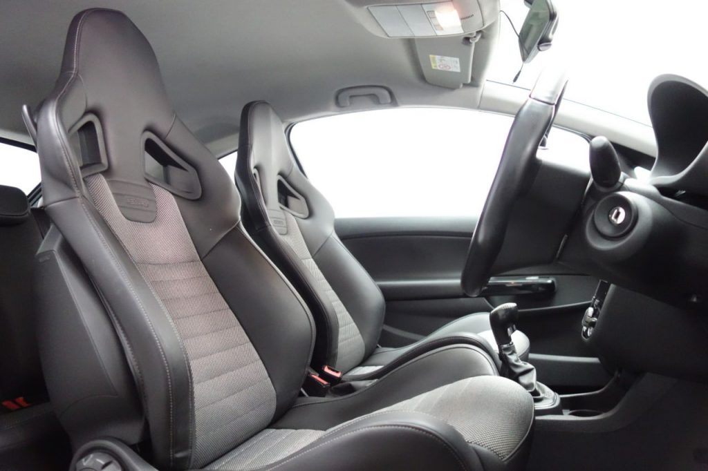 Used_2015_BLACK_VAUXHALL_CORSA_1