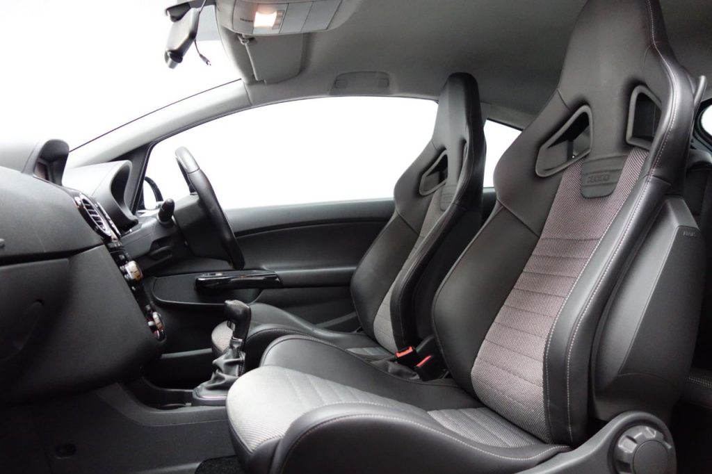 Used_2015_BLACK_VAUXHALL_CORSA_1