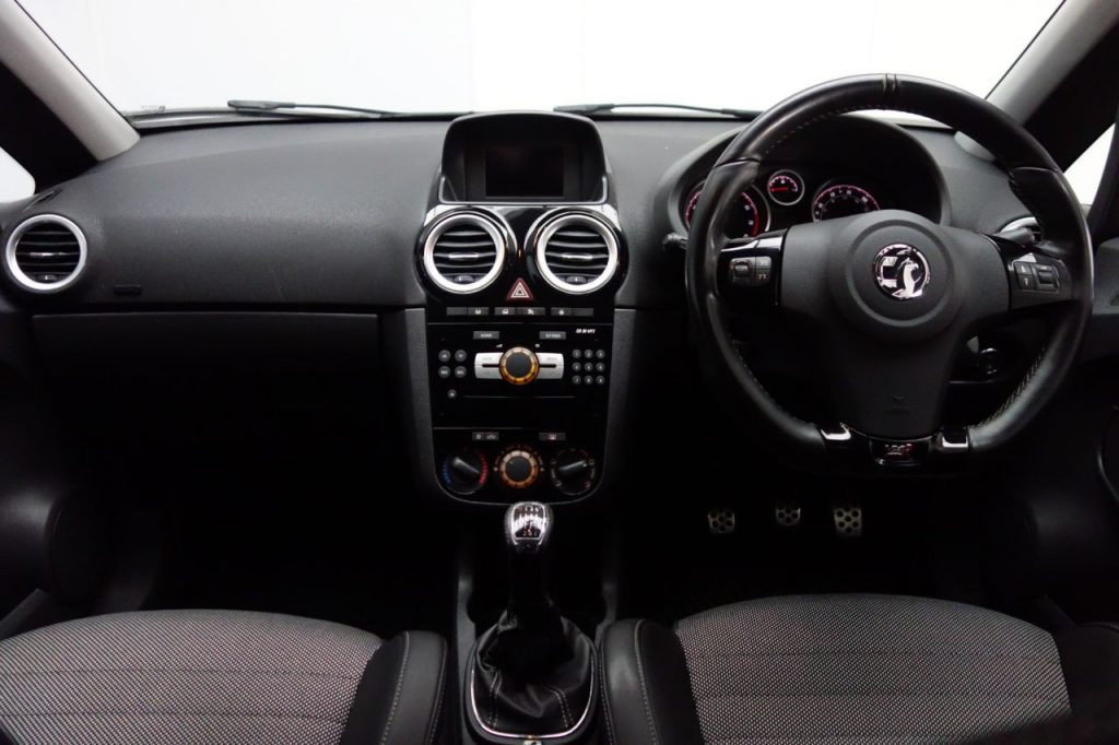 Used_2015_BLACK_VAUXHALL_CORSA_1