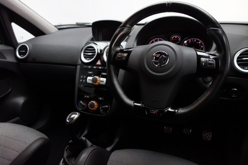 Used_2015_BLACK_VAUXHALL_CORSA_1
