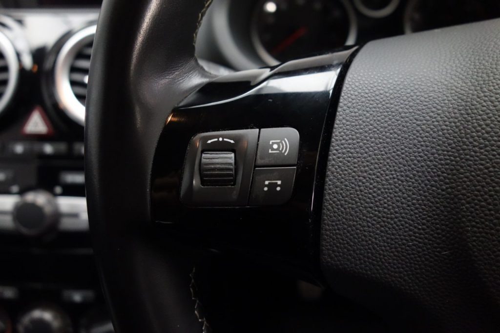 Used_2015_BLACK_VAUXHALL_CORSA_1