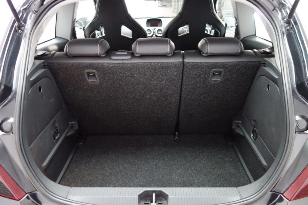 Used_2015_BLACK_VAUXHALL_CORSA_1
