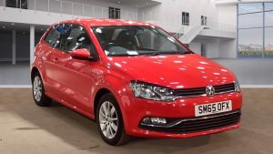Used 2015 RED VOLKSWAGEN POLO Hatchback 1.0 SE 3d 60 BHP (reg. 2015-11-13) for sale in Farnworth