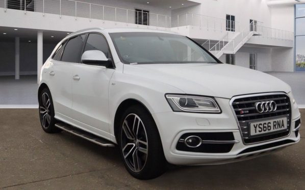 Used 2016 WHITE AUDI SQ5 Estate 3.0 SQ5 TDI QUATTRO 5d AUTO 322 BHP (reg. 2016-12-12) for sale in Saddleworth