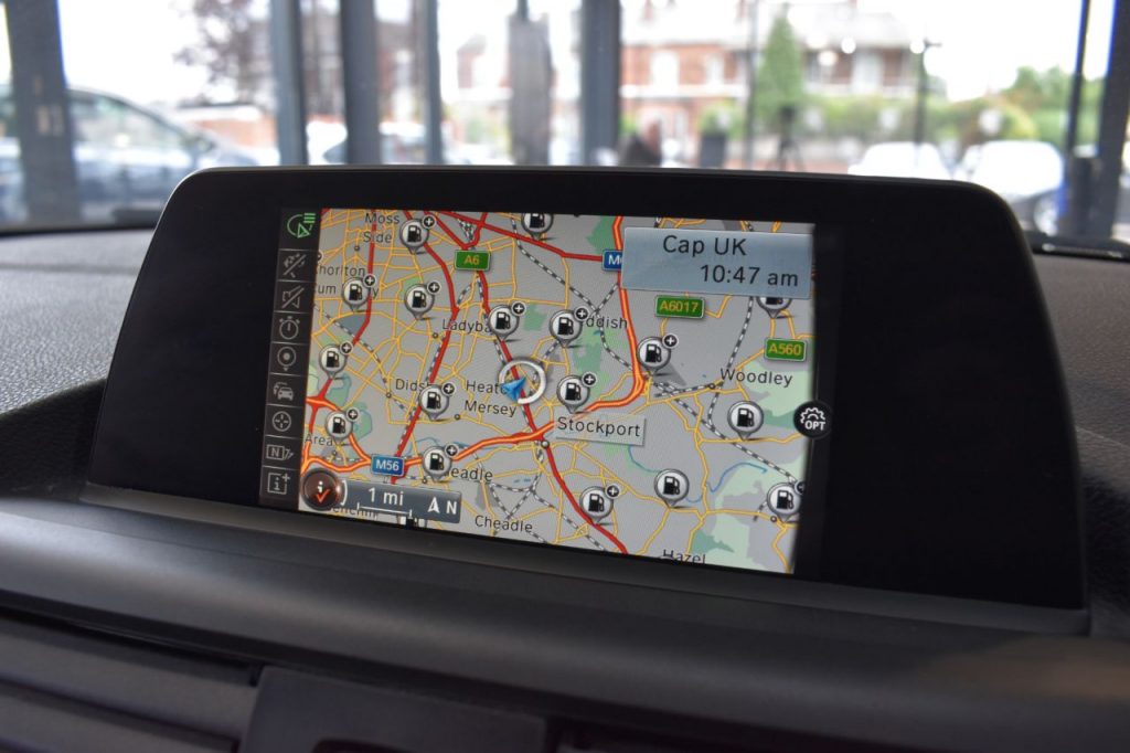 Used_2016_WHITE_BMW_1-SERIES_1