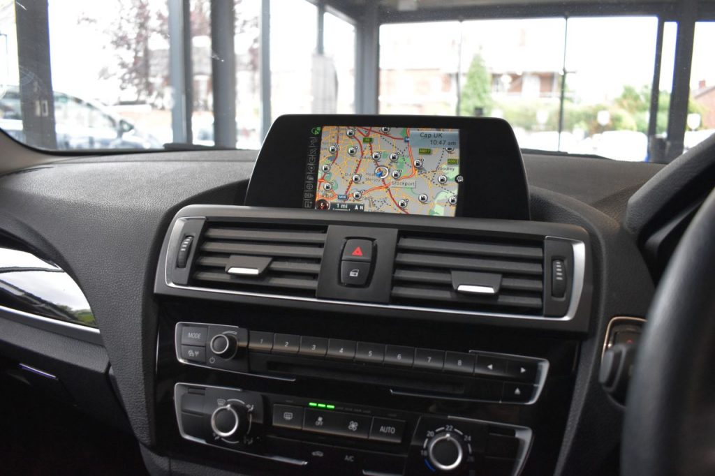 Used_2016_WHITE_BMW_1-SERIES_1