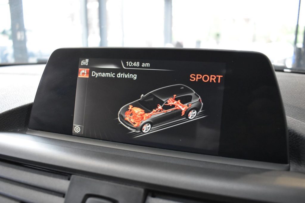 Used_2016_WHITE_BMW_1-SERIES_1