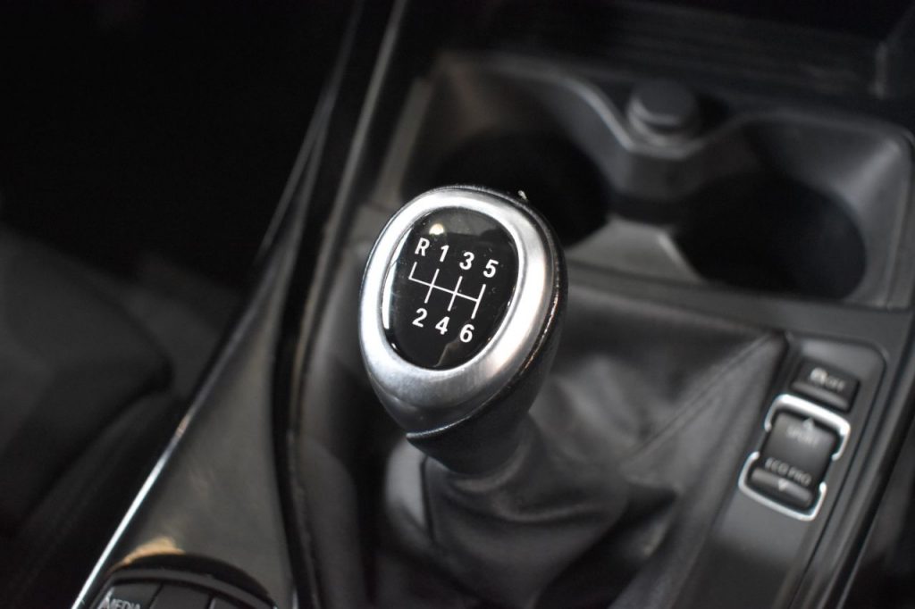 Used_2016_WHITE_BMW_1-SERIES_1
