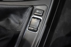 Used_2016_WHITE_BMW_1-SERIES_1