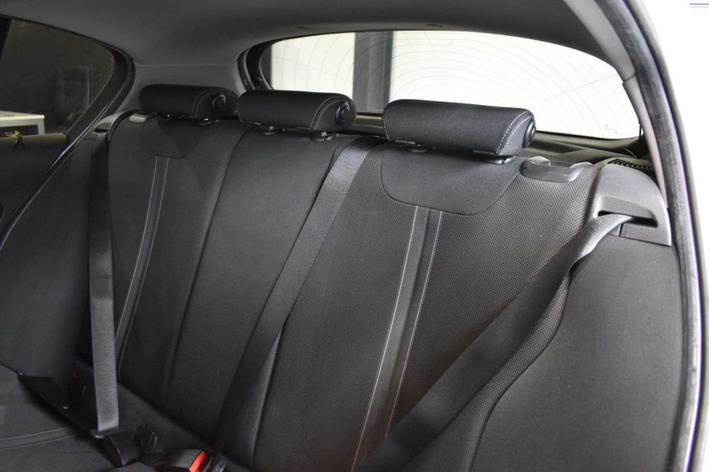 Used_2016_WHITE_BMW_1-SERIES_1