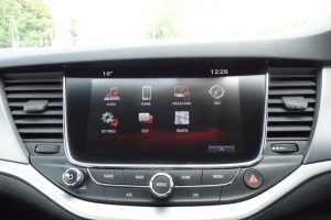 Used_2018_BLACK_VAUXHALL_ASTRA_1