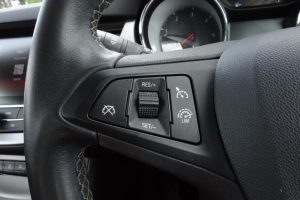 Used_2018_BLACK_VAUXHALL_ASTRA_1