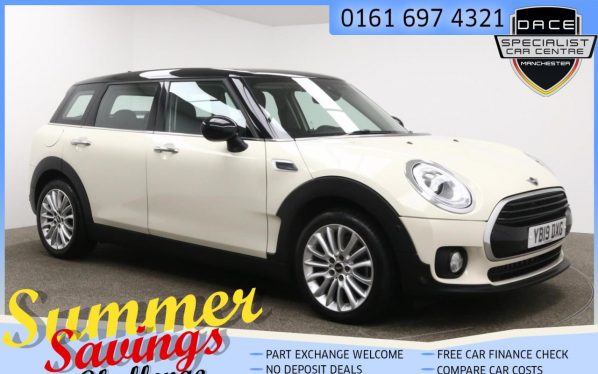 Used 2019 WHITE MINI CLUBMAN Estate 1.5 COOPER CLASSIC 5d 134 BHP (reg. 2019-03-28) for sale in Farnworth
