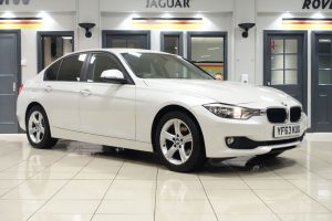 Used 2013 WHITE BMW 3 SERIES Saloon 2.0 320D SE 4d 184 BHP (reg. 2013-12-12) for sale in Wilmslow