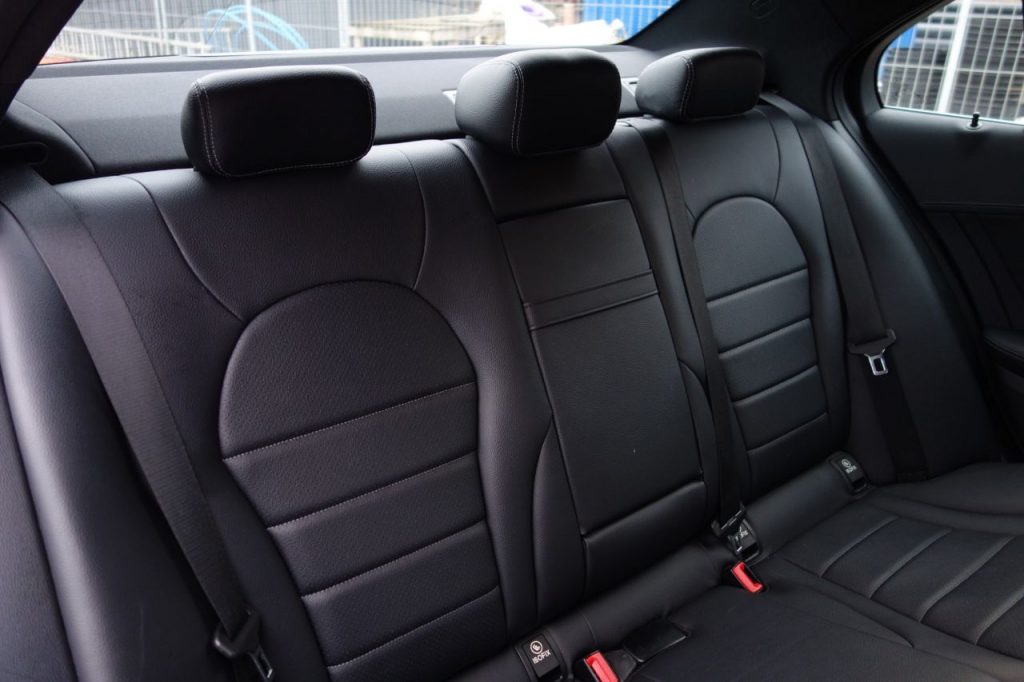Used_2015_GREY_MERCEDES-BENZ_C-CLASS_1