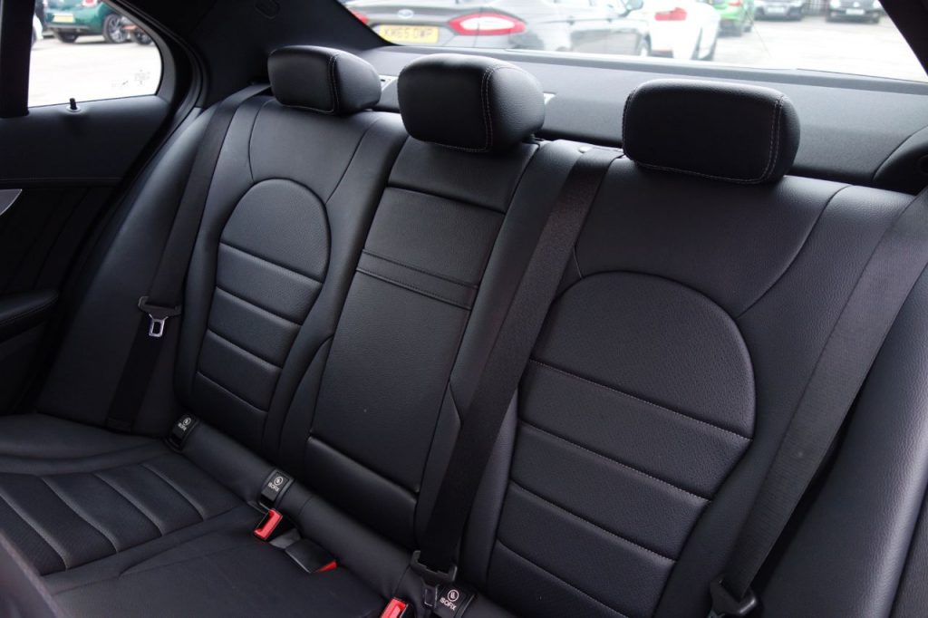 Used_2015_GREY_MERCEDES-BENZ_C-CLASS_1
