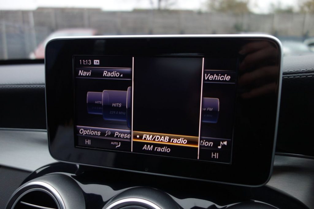 Used_2015_GREY_MERCEDES-BENZ_C-CLASS_1