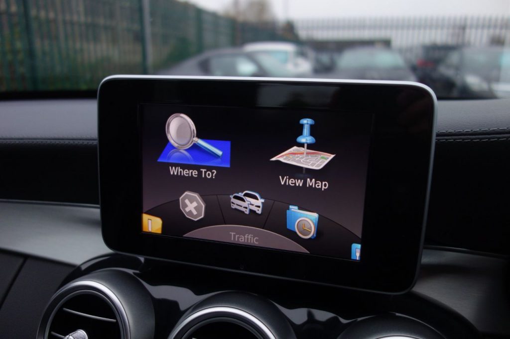 Used_2015_GREY_MERCEDES-BENZ_C-CLASS_1