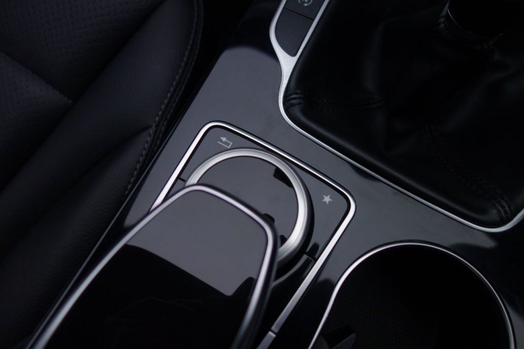 Used_2015_GREY_MERCEDES-BENZ_C-CLASS_1