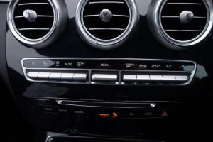 Used_2015_GREY_MERCEDES-BENZ_C-CLASS_1