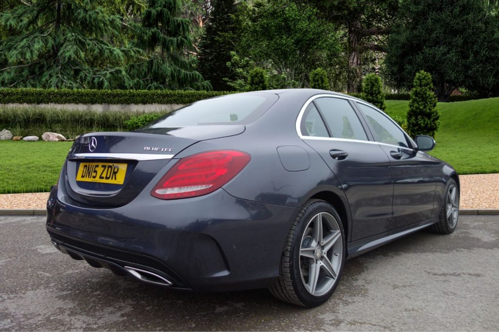 Used_2015_GREY_MERCEDES-BENZ_C-CLASS_1