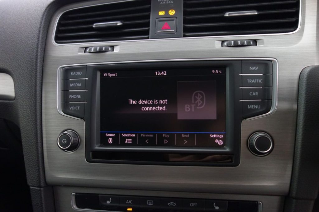 Used_2016_BLACK_VOLKSWAGEN_GOLF_1