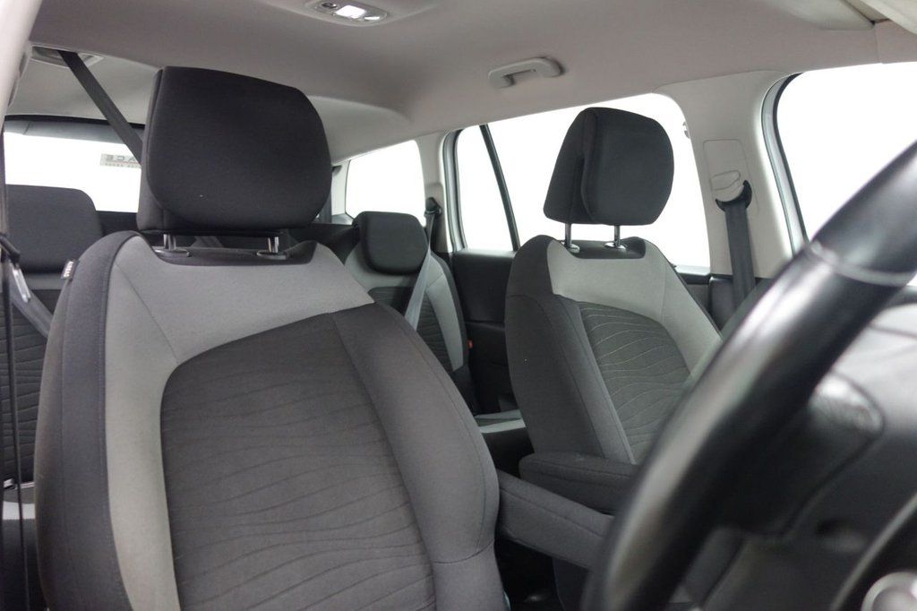 Used_2016_WHITE_CITROEN_C4-GRAND-PICASSO_1