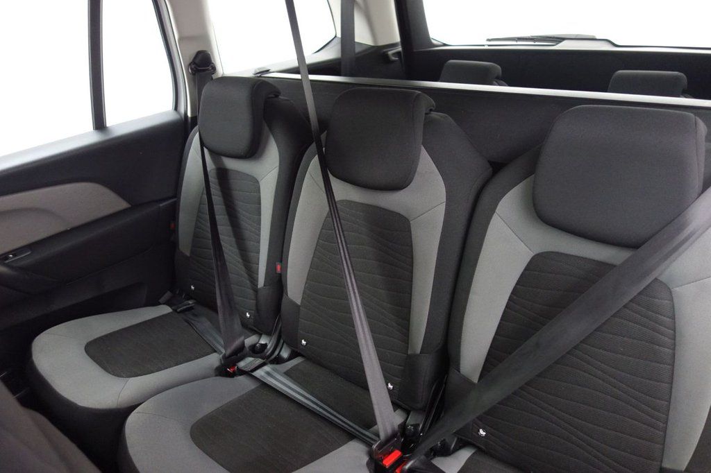 Used_2016_WHITE_CITROEN_C4-GRAND-PICASSO_1