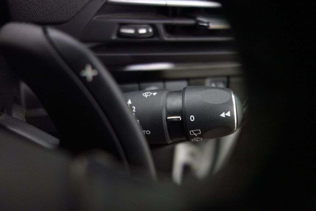Used_2016_WHITE_CITROEN_C4-GRAND-PICASSO_1
