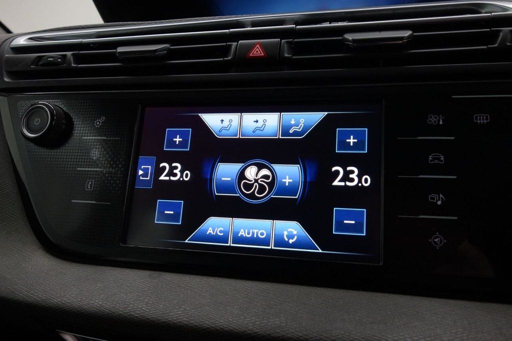 Used_2016_WHITE_CITROEN_C4-GRAND-PICASSO_1