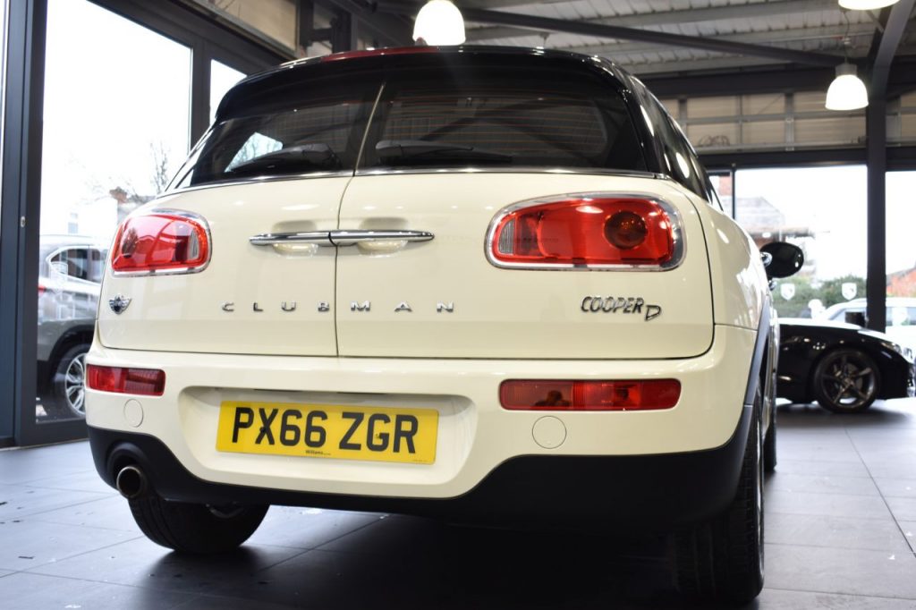 Used_2016_WHITE_MINI_CLUBMAN_2