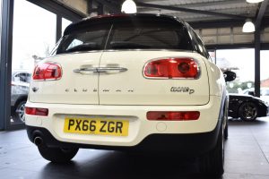 Used_2016_WHITE_MINI_CLUBMAN_2