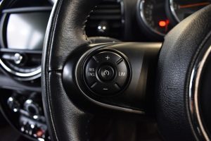 Used_2016_WHITE_MINI_CLUBMAN_2
